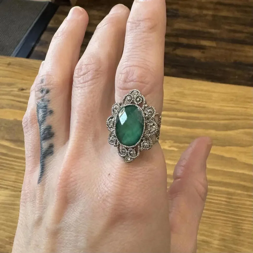 Vintage Silver‎ Tone Costume Jewelry Ring One Size Green Stone Adjustable